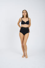 Bild in den Galerie-Viewer laden, Ostocare High Waist Baumwoll-Stoma-Slip mit Spitze - Vorverkauf