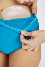 Cargar imagen en el visor de la galería, Braguita Bikini Ostomía Cintura Alta Victoria - Preventa